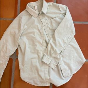 Lululemon Athletica Women's Mint Green Button Down Shirt Size 4